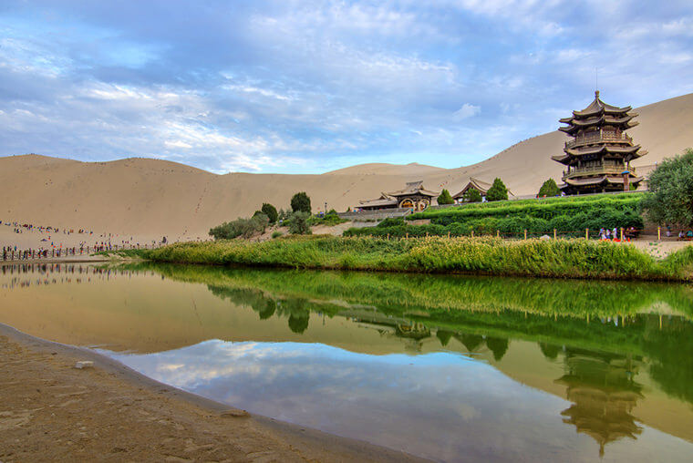Crescent Gölü, Gobi Çölü, Çin